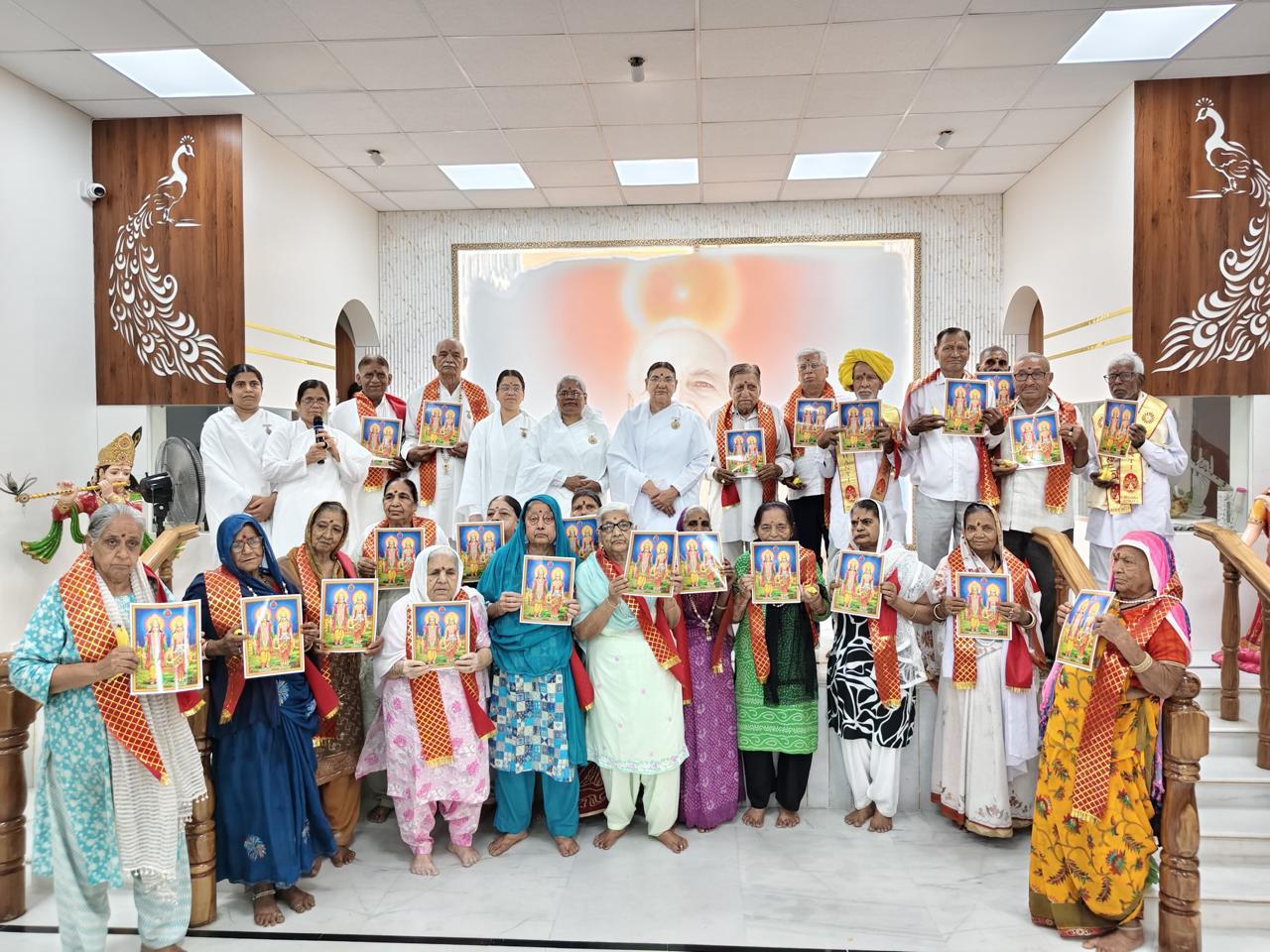 कोटा वल्लभ नगर में समाज सेवा प्रभाग द्वारा आयोजित संगम कार्यक्रम में वरिष्ठ नागरिकों का सम्मान