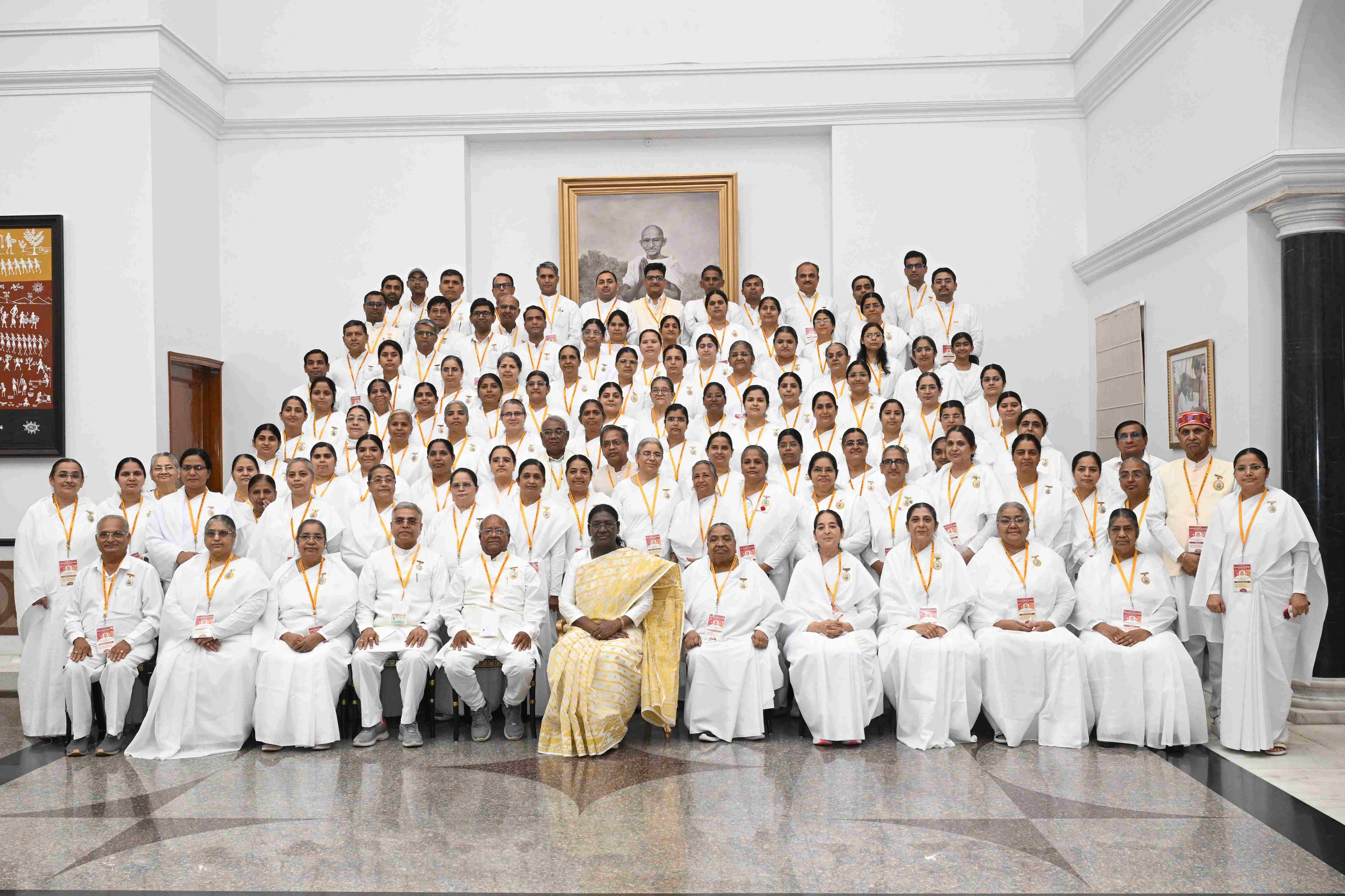 राष्ट्रपति भवन दिल्ली' में समाज सेवा प्रभाग के प्रतिनिधियों की माननीय राष्ट्रपति जी से विशेष सौजन्य भेंट
