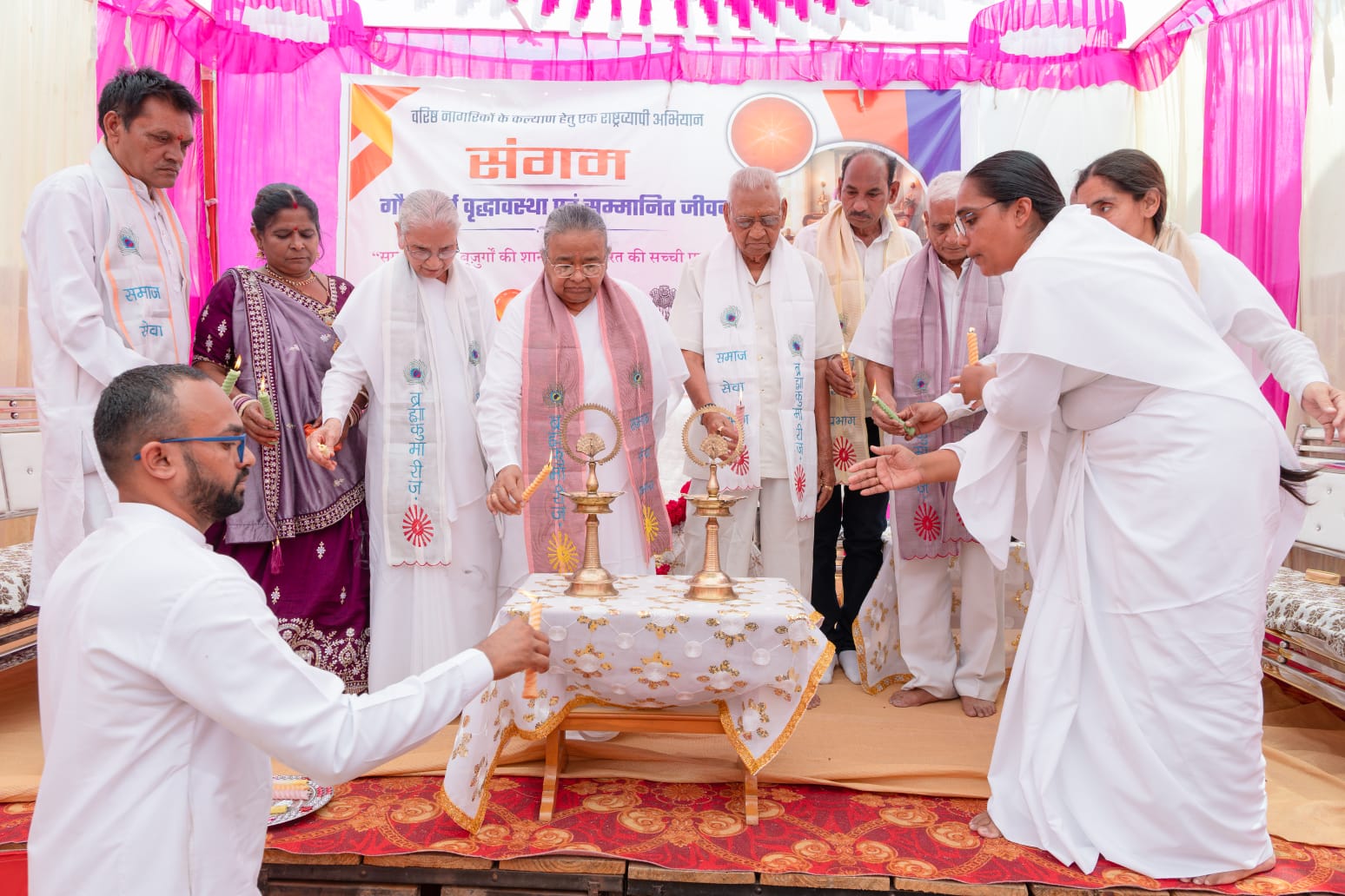 वसद में “संगम – गौरवपूर्ण वृद्धावस्था एवं सम्मानित जीवन” प्रोजेक्ट का शुभारंभ एवं वरिष्ठ नागरिक सम्मान समारोह